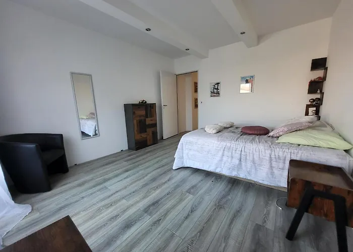 Apartment Nouveau Bas De Villa, Confort Et Detente *
