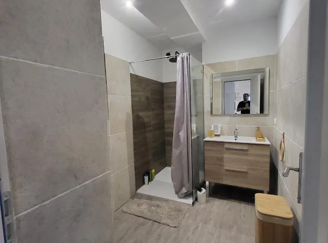 Apartment Nouveau Bas De Villa, Confort Et Detente *