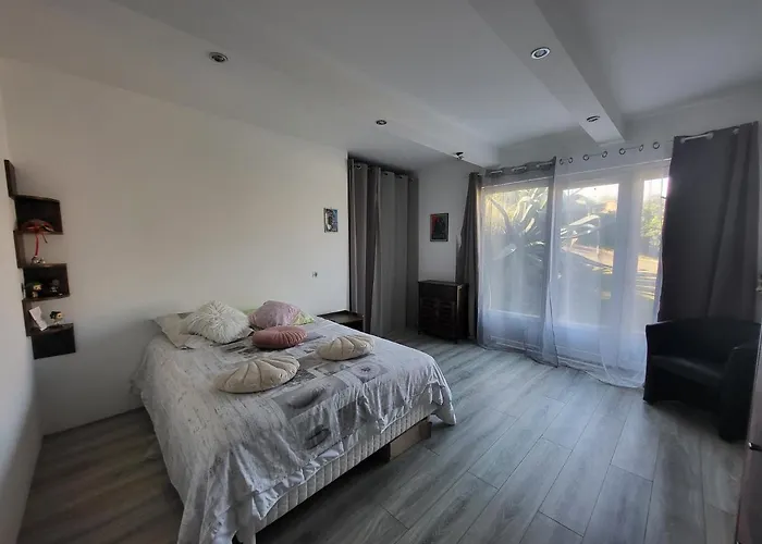 Appartement Nouveau Bas De Villa, Confort Et Detente *